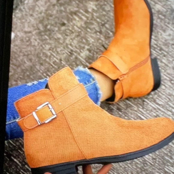 NWOT women’s brown zip ankle boots, size 8.5 - Picture 10 of 11